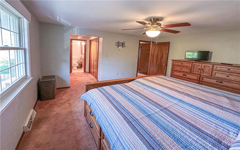540 Hickory Ln, Houston, 15342, 3 Bedrooms Bedrooms, 8 Rooms Rooms,3.1 BathroomsBathrooms,Residential,For Sale,Hickory Ln,1700234