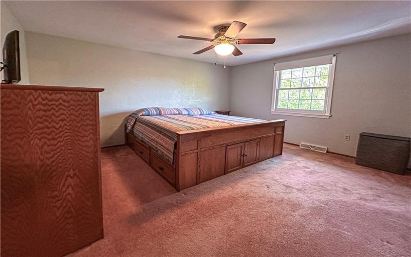 540 Hickory Ln, Houston, 15342, 3 Bedrooms Bedrooms, 8 Rooms Rooms,3.1 BathroomsBathrooms,Residential,For Sale,Hickory Ln,1700234