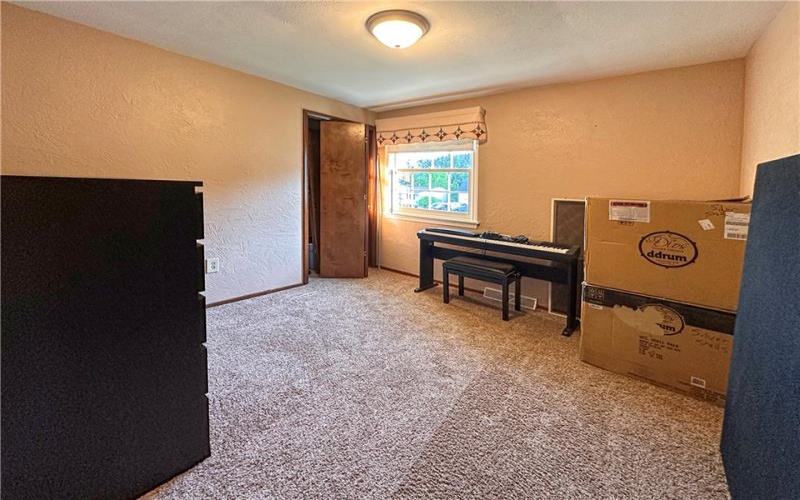 540 Hickory Ln, Houston, 15342, 3 Bedrooms Bedrooms, 8 Rooms Rooms,3.1 BathroomsBathrooms,Residential,For Sale,Hickory Ln,1700234