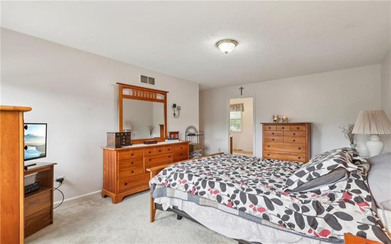 1025 Manor Vue Court, Delmont, 15626, 4 Bedrooms Bedrooms, 11 Rooms Rooms,2.1 BathroomsBathrooms,Residential,For Sale,Manor Vue Court,1700316