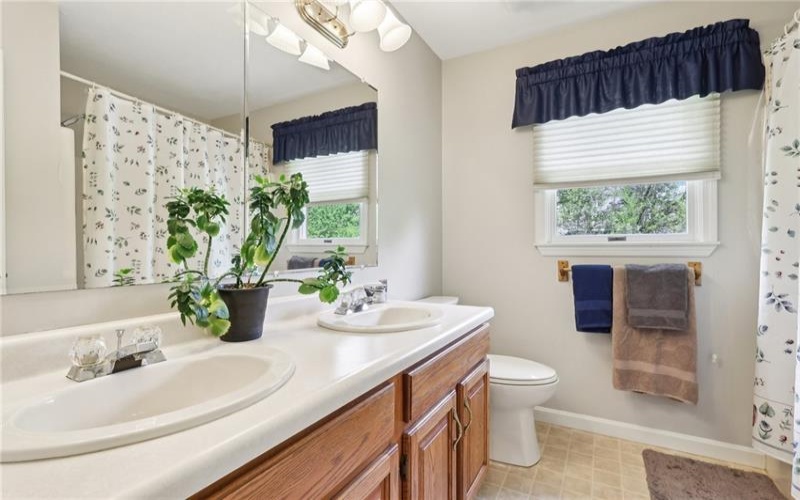 1025 Manor Vue Court, Delmont, 15626, 4 Bedrooms Bedrooms, 11 Rooms Rooms,2.1 BathroomsBathrooms,Residential,For Sale,Manor Vue Court,1700316