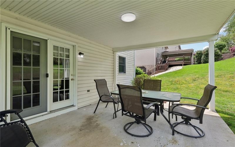 1025 Manor Vue Court, Delmont, 15626, 4 Bedrooms Bedrooms, 11 Rooms Rooms,2.1 BathroomsBathrooms,Residential,For Sale,Manor Vue Court,1700316