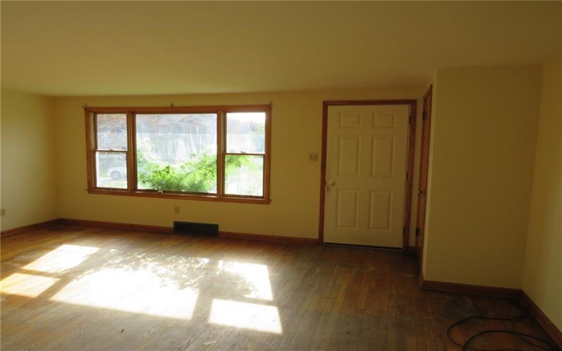 29 2nd St, Youngwood, 15697, 3 Bedrooms Bedrooms, 6 Rooms Rooms,1 BathroomBathrooms,Residential,For Sale,2nd St,1700337