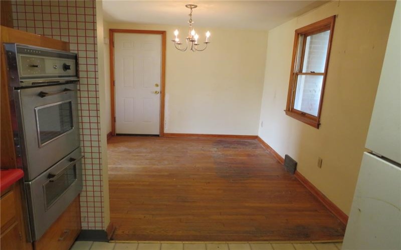 29 2nd St, Youngwood, 15697, 3 Bedrooms Bedrooms, 6 Rooms Rooms,1 BathroomBathrooms,Residential,For Sale,2nd St,1700337
