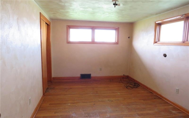 29 2nd St, Youngwood, 15697, 3 Bedrooms Bedrooms, 6 Rooms Rooms,1 BathroomBathrooms,Residential,For Sale,2nd St,1700337