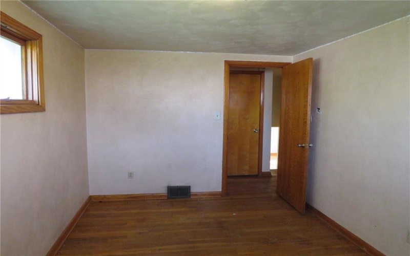 29 2nd St, Youngwood, 15697, 3 Bedrooms Bedrooms, 6 Rooms Rooms,1 BathroomBathrooms,Residential,For Sale,2nd St,1700337
