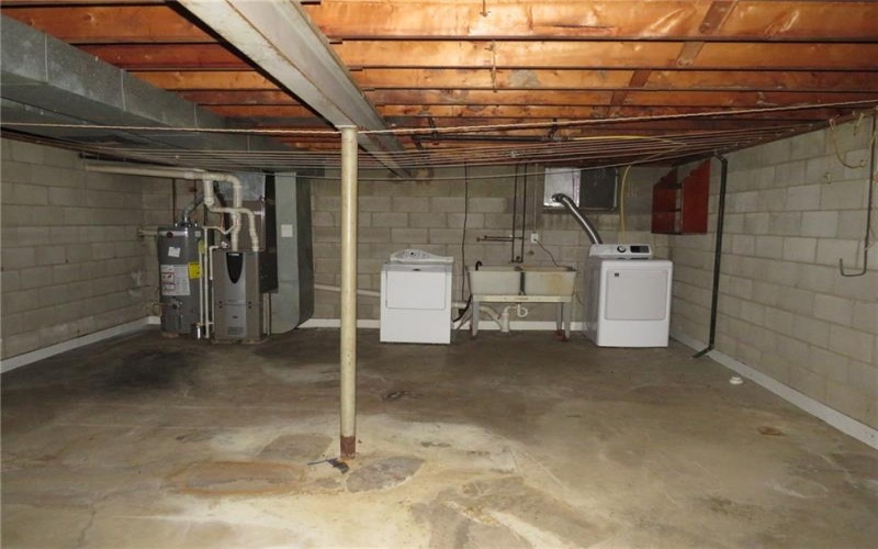 29 2nd St, Youngwood, 15697, 3 Bedrooms Bedrooms, 6 Rooms Rooms,1 BathroomBathrooms,Residential,For Sale,2nd St,1700337