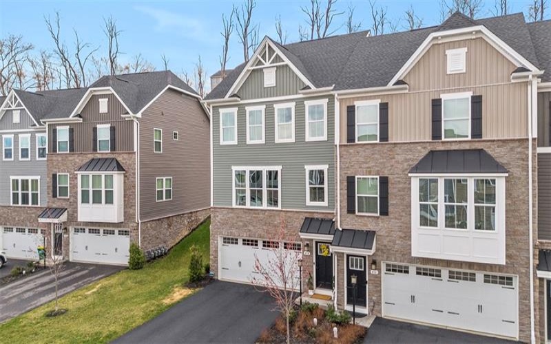414 Greenwood Dr., Canonsburg, 15317, 3 Bedrooms Bedrooms, 9 Rooms Rooms,2.1 BathroomsBathrooms,Residential,For Sale,Greenwood Dr.,1695621
