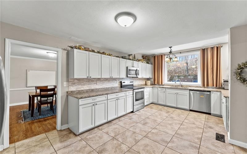 111 Heide Ln, McMurray, 15317, 4 Bedrooms Bedrooms, 9 Rooms Rooms,3.1 BathroomsBathrooms,Residential,For Sale,Heide Ln,1696274