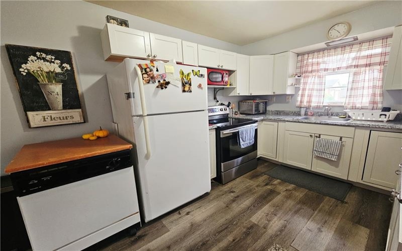 32 Mannina Ave, Dunlevy, 15432, 3 Bedrooms Bedrooms, 6 Rooms Rooms,2 BathroomsBathrooms,Residential,For Sale,Mannina Ave,1699506