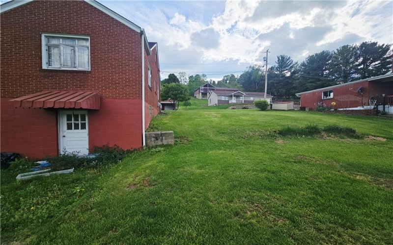 32 Mannina Ave, Dunlevy, 15432, 3 Bedrooms Bedrooms, 6 Rooms Rooms,2 BathroomsBathrooms,Residential,For Sale,Mannina Ave,1699506