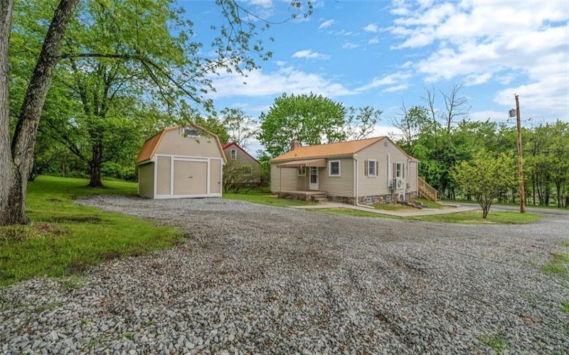 108 Linden Lane, 15089, 15089, 3 Bedrooms Bedrooms, 7 Rooms Rooms,1.1 BathroomsBathrooms,Residential,For Sale,Linden Lane,1700105