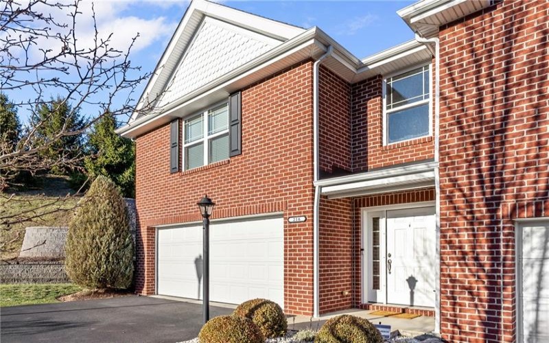 216 Settlers Ct, Venetia, 15367, 3 Bedrooms Bedrooms, ,2.1 BathroomsBathrooms,Residential,For Sale,Settlers Ct,1700397