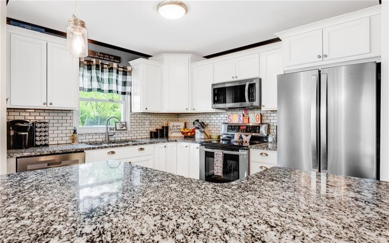 158 Sigsbee Road, greensboro, 15338, 3 Bedrooms Bedrooms, 5 Rooms Rooms,2 BathroomsBathrooms,Residential,For Sale,Sigsbee Road,1700405
