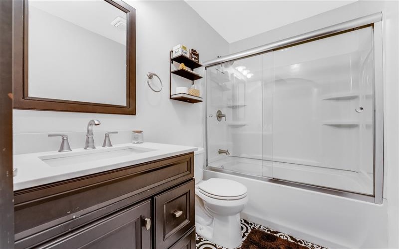 158 Sigsbee Road, greensboro, 15338, 3 Bedrooms Bedrooms, 5 Rooms Rooms,2 BathroomsBathrooms,Residential,For Sale,Sigsbee Road,1700405