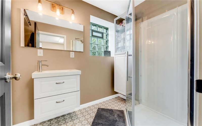 158 Sigsbee Road, greensboro, 15338, 3 Bedrooms Bedrooms, 5 Rooms Rooms,2 BathroomsBathrooms,Residential,For Sale,Sigsbee Road,1700405