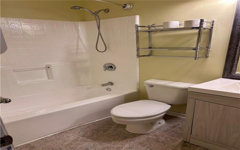 491 Peregrine Dr, North Huntingdon, 15642, 4 Bedrooms Bedrooms, 10 Rooms Rooms,2.1 BathroomsBathrooms,Residential,For Sale,Peregrine Dr,1700421