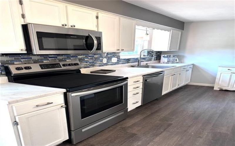 491 Peregrine Dr, North Huntingdon, 15642, 4 Bedrooms Bedrooms, 10 Rooms Rooms,2.1 BathroomsBathrooms,Residential,For Sale,Peregrine Dr,1700421
