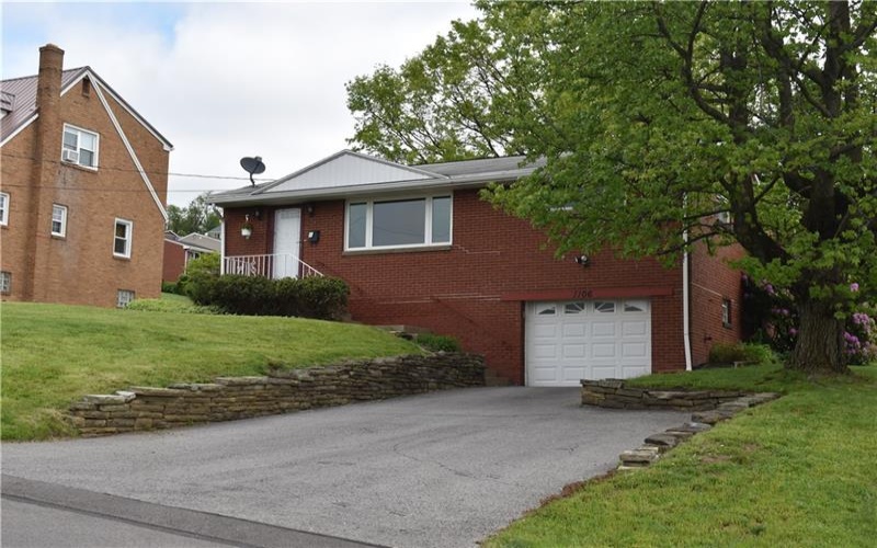 1106 Martin Dr, Canonsburg, 15317, 3 Bedrooms Bedrooms, 7 Rooms Rooms,2 BathroomsBathrooms,Residential,For Sale,Martin Dr,1700427