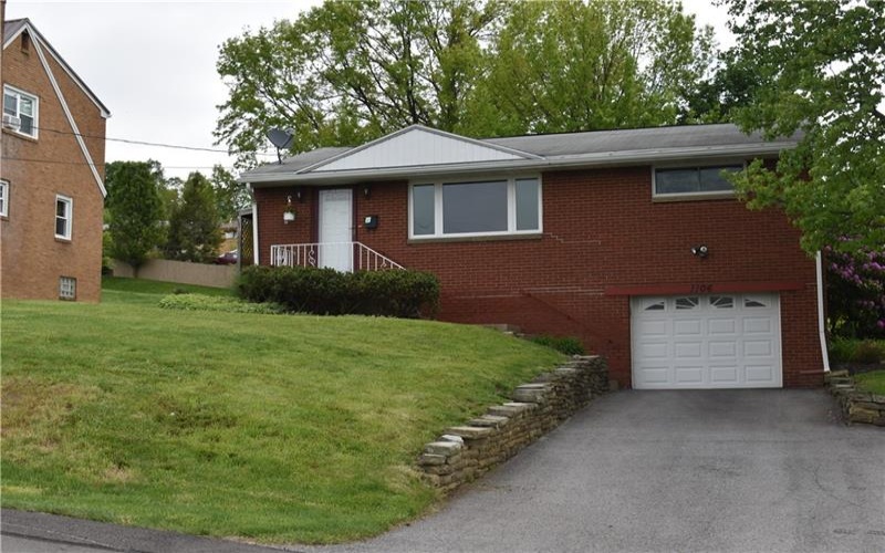 1106 Martin Dr, Canonsburg, 15317, 3 Bedrooms Bedrooms, 7 Rooms Rooms,2 BathroomsBathrooms,Residential,For Sale,Martin Dr,1700427