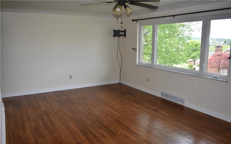 1106 Martin Dr, Canonsburg, 15317, 3 Bedrooms Bedrooms, 7 Rooms Rooms,2 BathroomsBathrooms,Residential,For Sale,Martin Dr,1700427