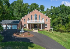 110 Oakhurst Dr, Canonsburg, 15317, 5 Bedrooms Bedrooms, 13 Rooms Rooms,4.1 BathroomsBathrooms,Residential,For Sale,Oakhurst Dr,1700442