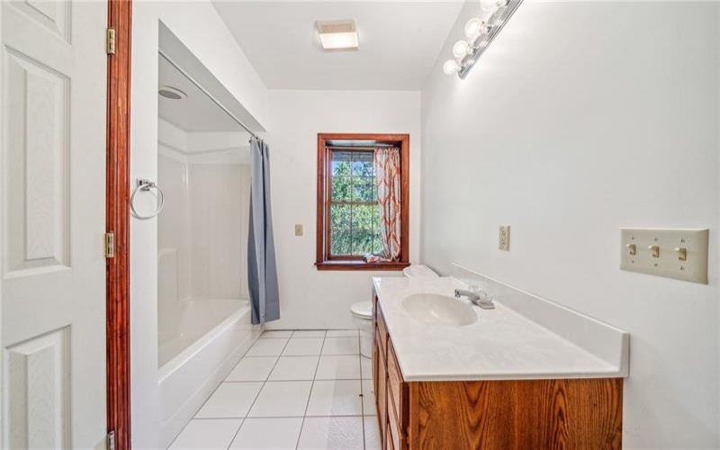 110 Oakhurst Dr, Canonsburg, 15317, 5 Bedrooms Bedrooms, 13 Rooms Rooms,4.1 BathroomsBathrooms,Residential,For Sale,Oakhurst Dr,1700442