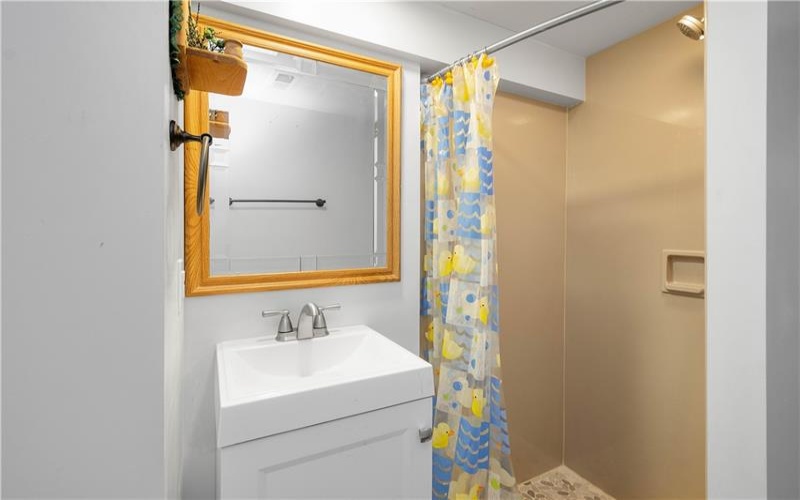 208 Lacock St, Washington, 15301, 3 Bedrooms Bedrooms, 8 Rooms Rooms,2 BathroomsBathrooms,Residential,For Sale,Lacock St,1700271