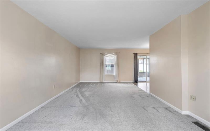 111 Stratford Ct, New Stanton, 15672, 4 Bedrooms Bedrooms, 11 Rooms Rooms,2.1 BathroomsBathrooms,Residential,For Sale,Stratford Ct,1700362