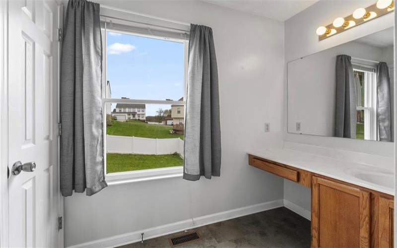 111 Stratford Ct, New Stanton, 15672, 4 Bedrooms Bedrooms, 11 Rooms Rooms,2.1 BathroomsBathrooms,Residential,For Sale,Stratford Ct,1700362