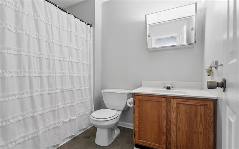 111 Stratford Ct, New Stanton, 15672, 4 Bedrooms Bedrooms, 11 Rooms Rooms,2.1 BathroomsBathrooms,Residential,For Sale,Stratford Ct,1700362
