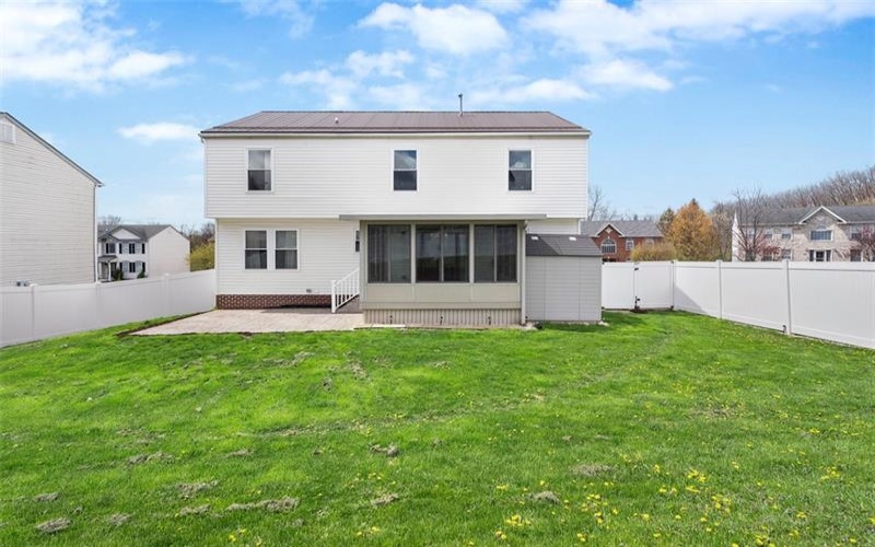 111 Stratford Ct, New Stanton, 15672, 4 Bedrooms Bedrooms, 11 Rooms Rooms,2.1 BathroomsBathrooms,Residential,For Sale,Stratford Ct,1700362