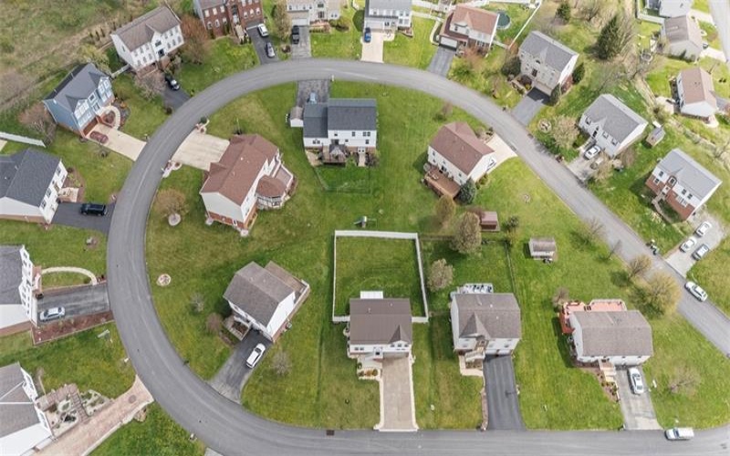 111 Stratford Ct, New Stanton, 15672, 4 Bedrooms Bedrooms, 11 Rooms Rooms,2.1 BathroomsBathrooms,Residential,For Sale,Stratford Ct,1700362