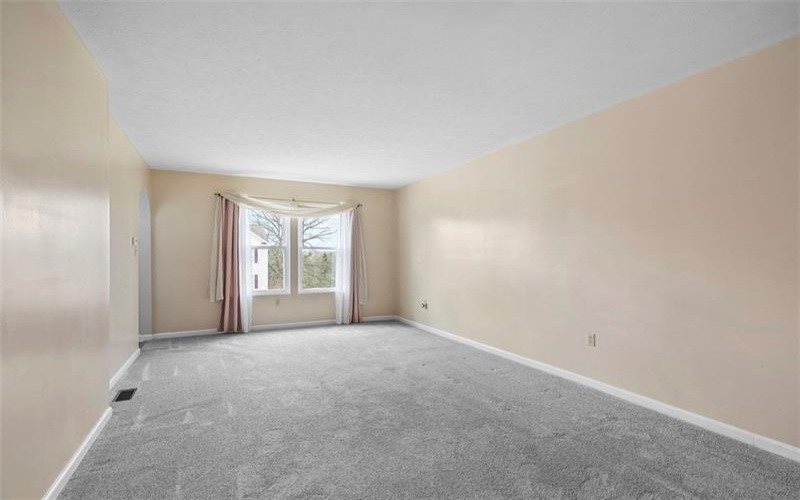 111 Stratford Ct, New Stanton, 15672, 4 Bedrooms Bedrooms, 11 Rooms Rooms,2.1 BathroomsBathrooms,Residential,For Sale,Stratford Ct,1700362
