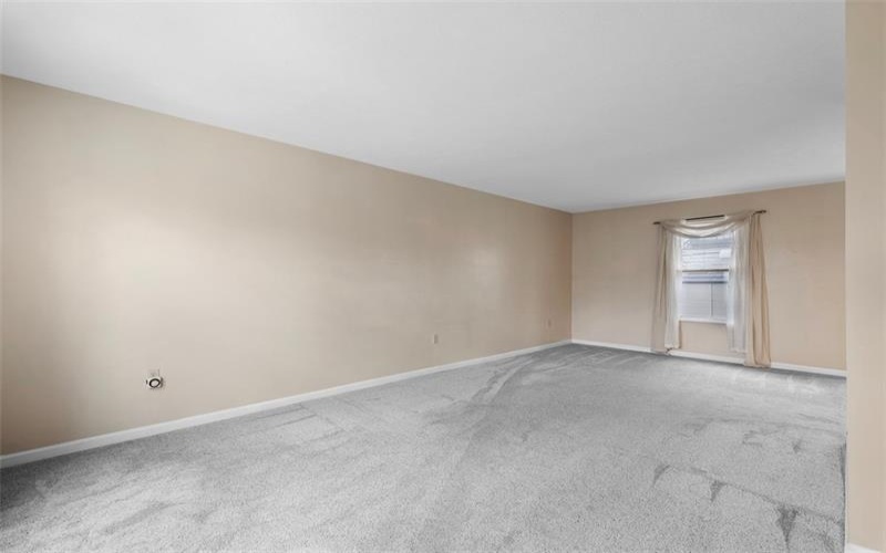111 Stratford Ct, New Stanton, 15672, 4 Bedrooms Bedrooms, 11 Rooms Rooms,2.1 BathroomsBathrooms,Residential,For Sale,Stratford Ct,1700362
