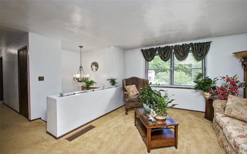 350 Apache Lane, Apollo, 15613, 3 Bedrooms Bedrooms, 9 Rooms Rooms,2.1 BathroomsBathrooms,Residential,For Sale,Apache Lane,1700483