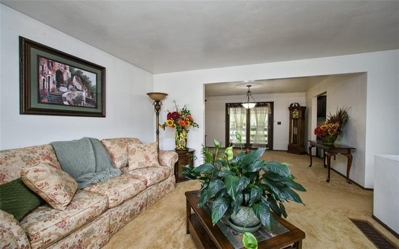 350 Apache Lane, Apollo, 15613, 3 Bedrooms Bedrooms, 9 Rooms Rooms,2.1 BathroomsBathrooms,Residential,For Sale,Apache Lane,1700483