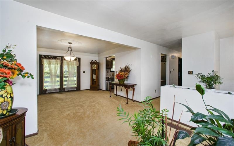 350 Apache Lane, Apollo, 15613, 3 Bedrooms Bedrooms, 9 Rooms Rooms,2.1 BathroomsBathrooms,Residential,For Sale,Apache Lane,1700483