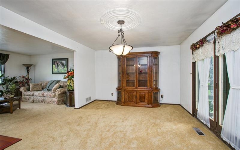 350 Apache Lane, Apollo, 15613, 3 Bedrooms Bedrooms, 9 Rooms Rooms,2.1 BathroomsBathrooms,Residential,For Sale,Apache Lane,1700483