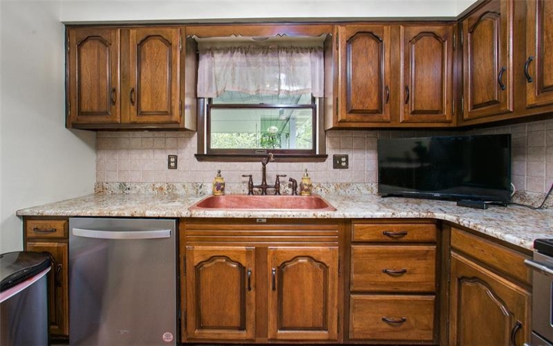 350 Apache Lane, Apollo, 15613, 3 Bedrooms Bedrooms, 9 Rooms Rooms,2.1 BathroomsBathrooms,Residential,For Sale,Apache Lane,1700483