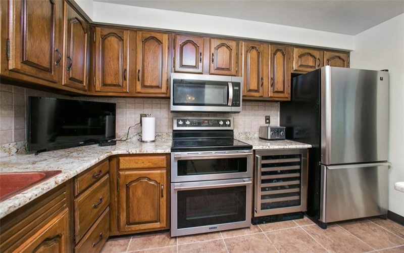 350 Apache Lane, Apollo, 15613, 3 Bedrooms Bedrooms, 9 Rooms Rooms,2.1 BathroomsBathrooms,Residential,For Sale,Apache Lane,1700483