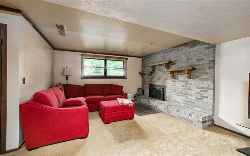 350 Apache Lane, Apollo, 15613, 3 Bedrooms Bedrooms, 9 Rooms Rooms,2.1 BathroomsBathrooms,Residential,For Sale,Apache Lane,1700483