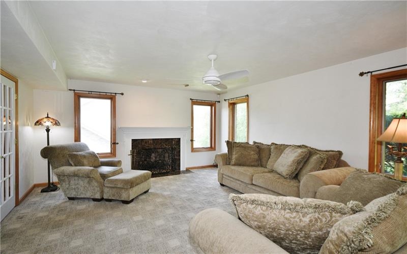 1004 Cicero Dr, Irwin, 15642, 3 Bedrooms Bedrooms, ,2.1 BathroomsBathrooms,Residential,For Sale,Cicero Dr,1700502