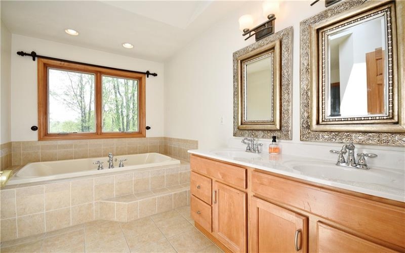 1004 Cicero Dr, Irwin, 15642, 3 Bedrooms Bedrooms, ,2.1 BathroomsBathrooms,Residential,For Sale,Cicero Dr,1700502