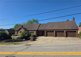 509 Pennsylvania Blvd, Jeannette, 15644, 4 Bedrooms Bedrooms, 10 Rooms Rooms,4 BathroomsBathrooms,Residential,For Sale,Pennsylvania Blvd,1700519