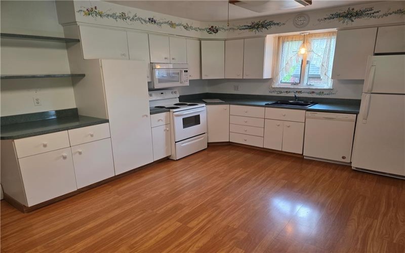 509 Pennsylvania Blvd, Jeannette, 15644, 4 Bedrooms Bedrooms, 10 Rooms Rooms,4 BathroomsBathrooms,Residential,For Sale,Pennsylvania Blvd,1700519