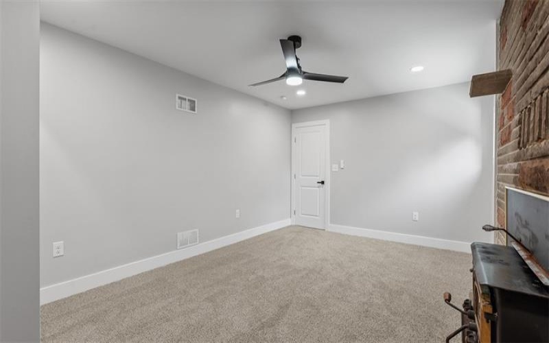 141 Center Avenue, Burgettstown, 15021, 3 Bedrooms Bedrooms, 9 Rooms Rooms,1.1 BathroomsBathrooms,Residential,For Sale,Center Avenue,1700524