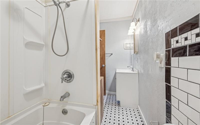 316 Dutchman Run Rd, New Kensington, 15068, 4 Bedrooms Bedrooms, 8 Rooms Rooms,2 BathroomsBathrooms,Residential,For Sale,Dutchman Run Rd,1688412