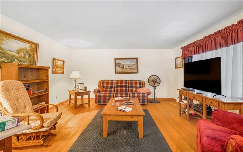733 Center Ave, Somerset, 15501, 3 Bedrooms Bedrooms, ,2 BathroomsBathrooms,Residential,For Sale,Center Ave,1692352