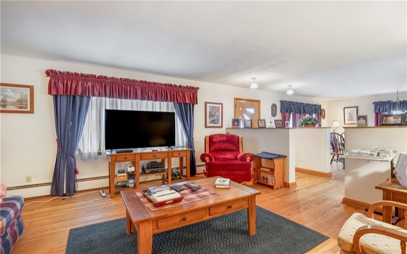 733 Center Ave, Somerset, 15501, 3 Bedrooms Bedrooms, ,2 BathroomsBathrooms,Residential,For Sale,Center Ave,1692352
